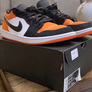 Jordan Low Shattered Backboard Sz 15 W 